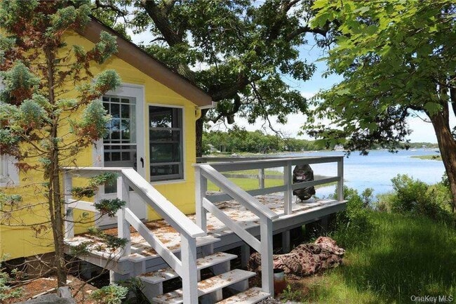 Building Photo - 875 Fleetwood Rd