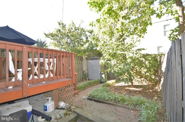 Building Photo - 720 K St NE