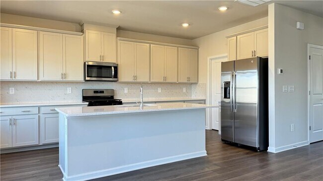 Building Photo - 228 Water Oak Wy