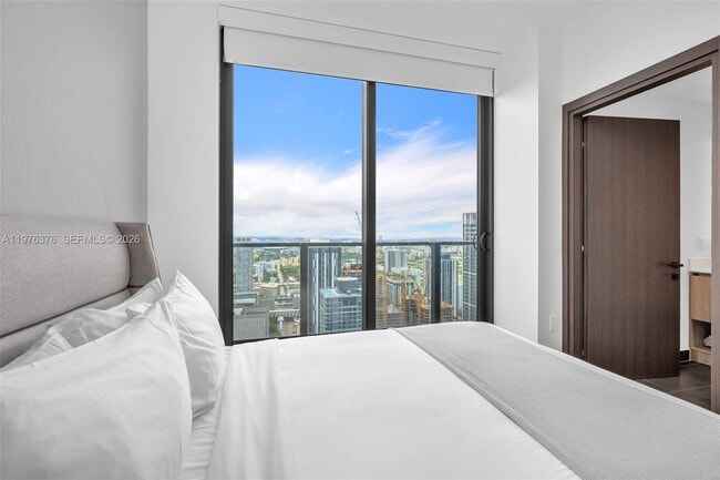 Building Photo - 398 NE 5th St