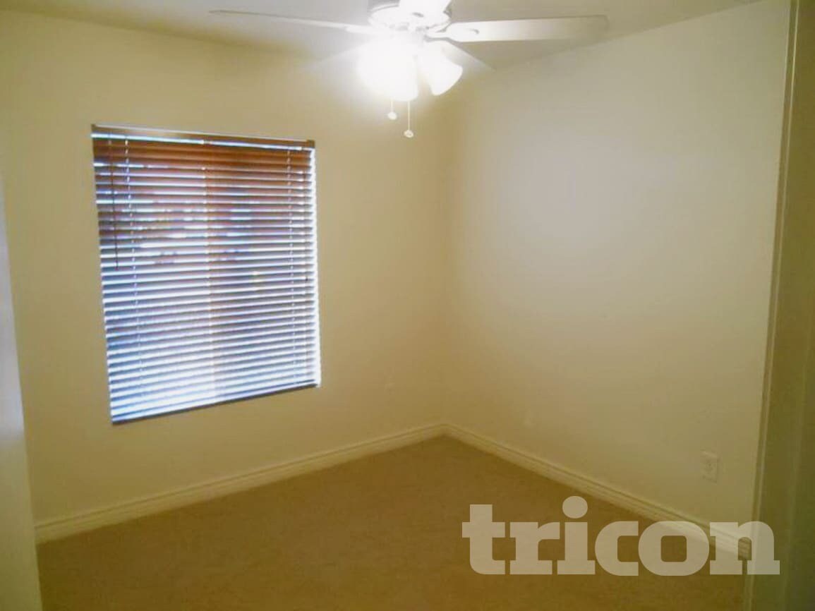 Building Photo - 1128 W Hermosa Dr