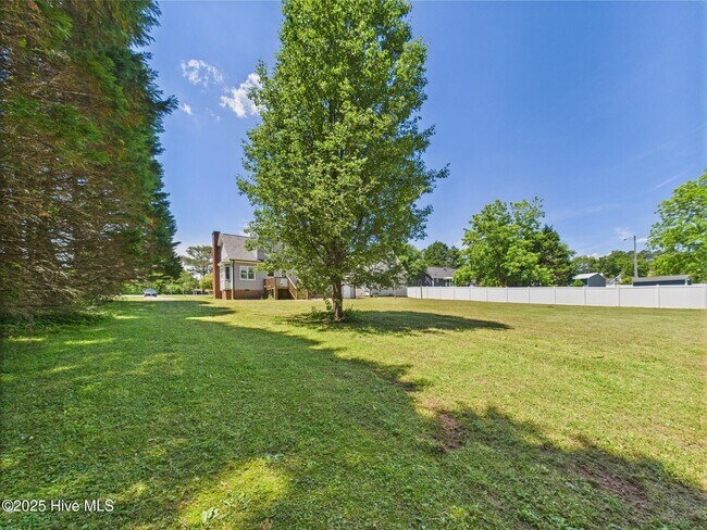 Building Photo - 10917 Fanny Brown Rd