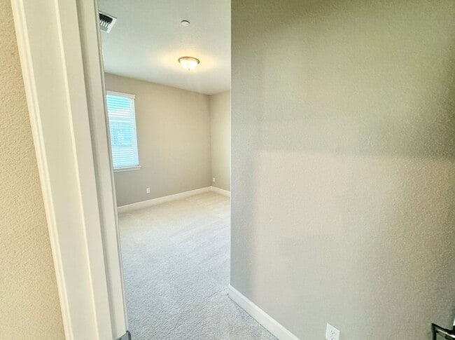 Building Photo - Beautiful home in Springlake!!