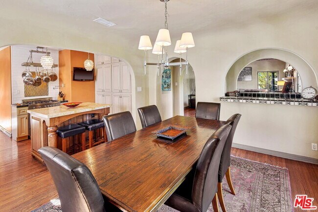 Building Photo - 855 N La Jolla Ave