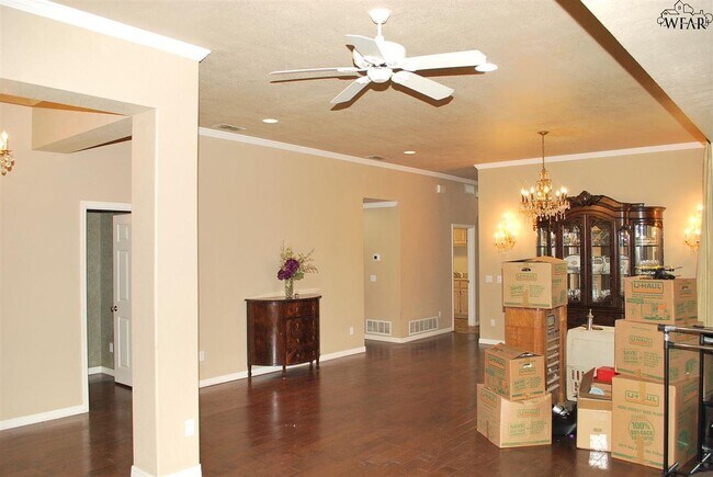 Building Photo - 3 Sand Piper