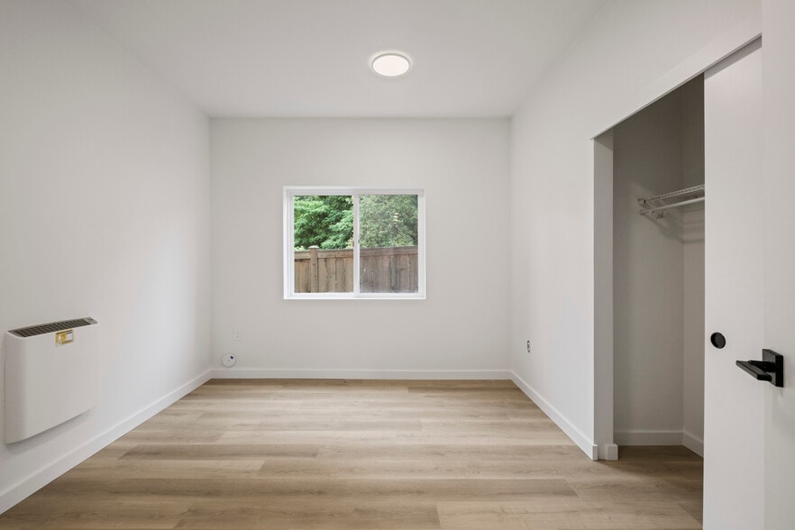 Building Photo - 11518 16th Ave NE