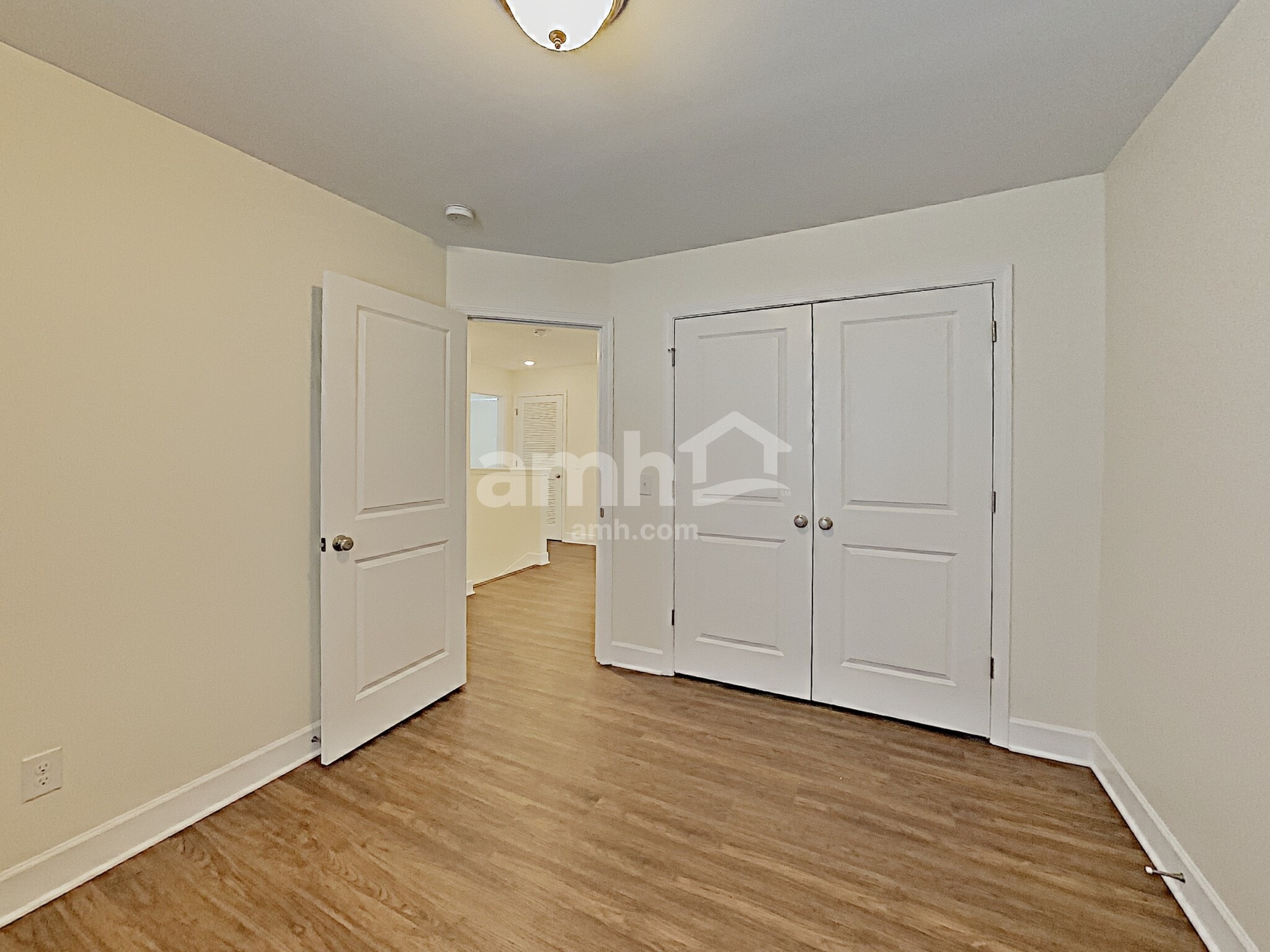 Building Photo - 5404 Lake Water Ct
