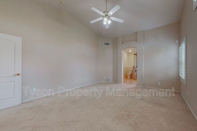 Building Photo - 10420 Calle Hermosa Ct NW