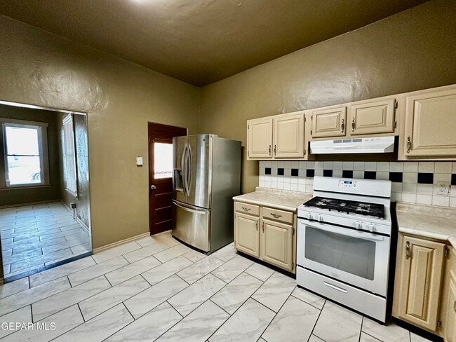 Building Photo - 618 Stewart Ct