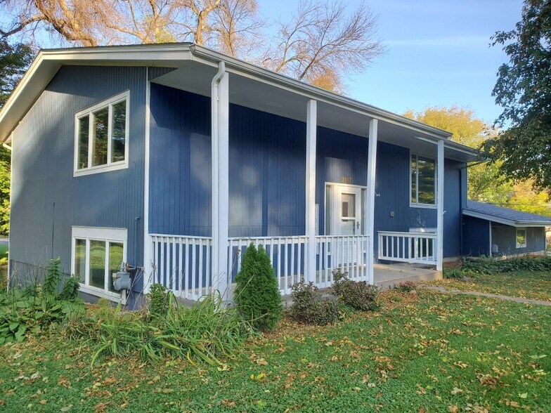 Primary Photo - 2117 Fern Ln