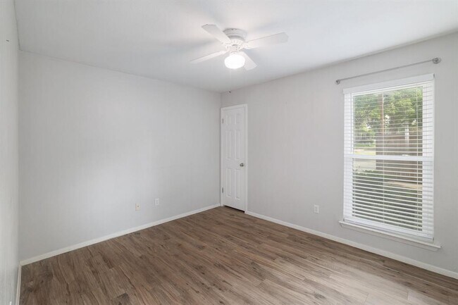 Building Photo - 10616 Mellow Meadow Dr