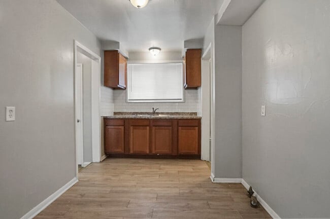 Building Photo - 19356 Westmoreland Rd