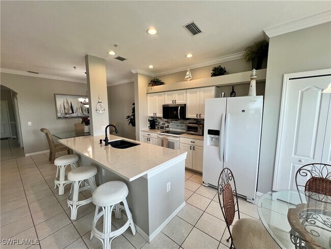Building Photo - 8600 Cedar Hammock Cir