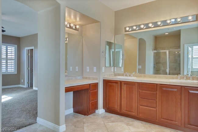 Master bathroom - 7625 Duet Springs St