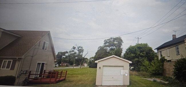 Building Photo - 9501 Lauder St