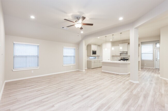 Building Photo - 4022 Maple Glen Dr