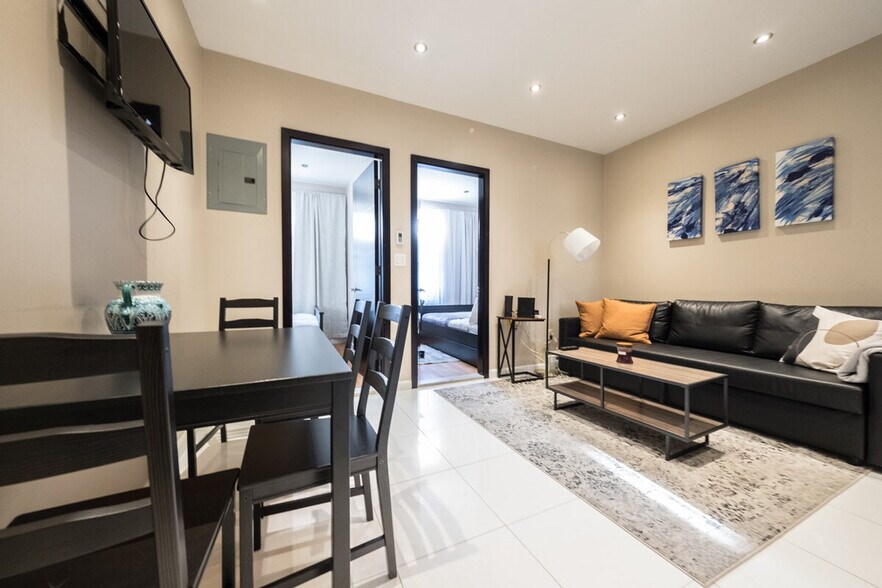 Building Photo - 5 W 101st St