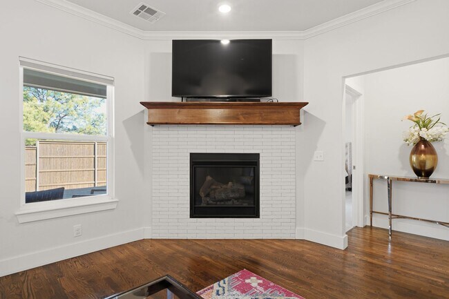 Building Photo - 1229 W 86th Pl S