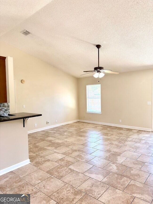 Building Photo - 108 Almond Cir