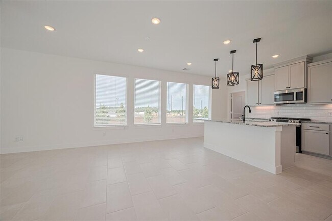 Building Photo - 7746 Meadow Mouse Ln
