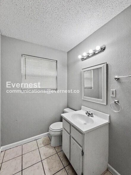 Building Photo - 4330 Almo Ave