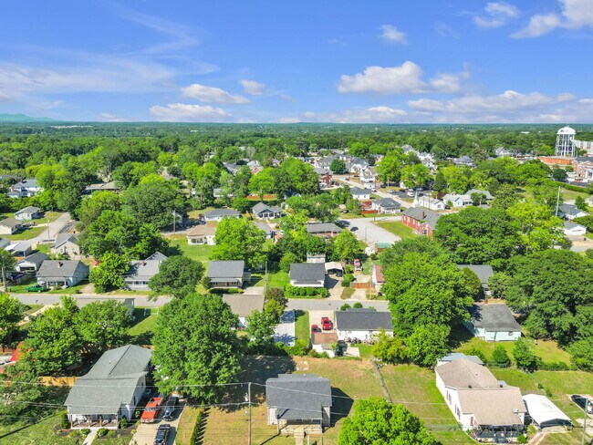 Building Photo - Cozy & Convenient 2BR, 1.5BA Greer Rental Near Downtown! $1,300/mo rent