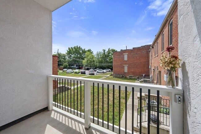 Building Photo - 1436 Indianola Ave