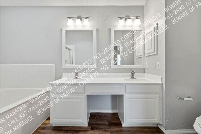 Building Photo - 473 Leisure Ln