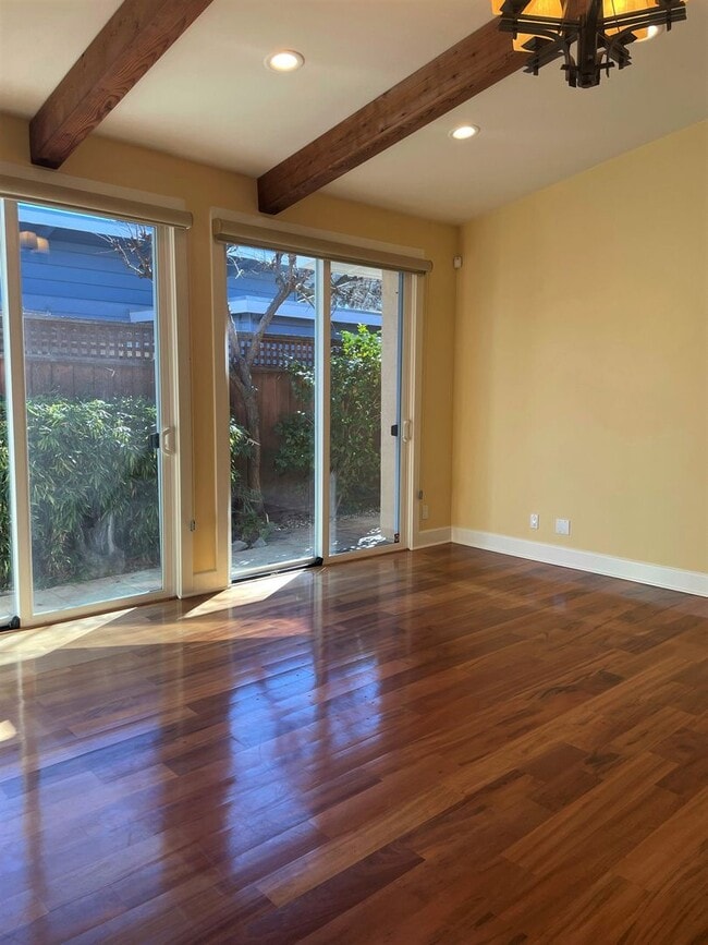 Building Photo - Serene, Executive 5 Bedroom 3 Bath Home with Private Front yard and Backyard - Palo Alto