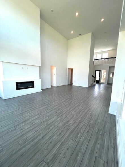 Building Photo - 9834 Violet Lndg Ln
