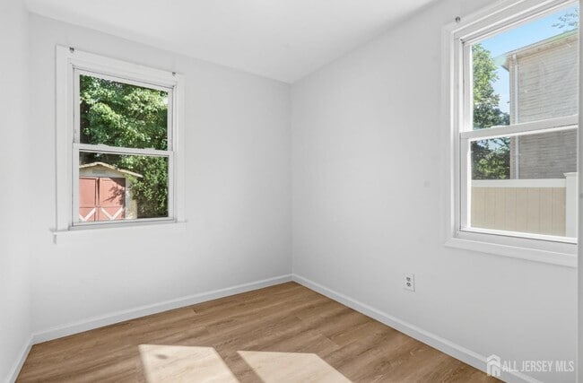 Building Photo - 250 Brookside Ave