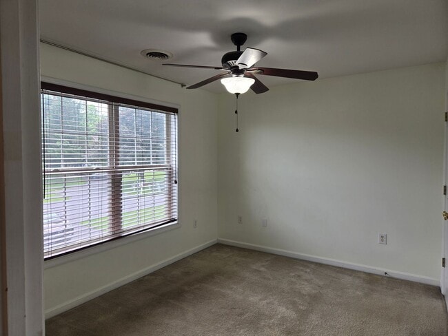 Building Photo - 3 Bed, 2.5 Bath Single Family Home in Mart...