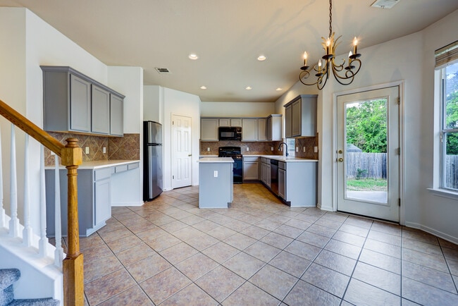 Building Photo - 804 Windsor Hill Dr