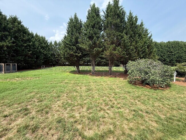 Building Photo - 1016 Longhorn Ct