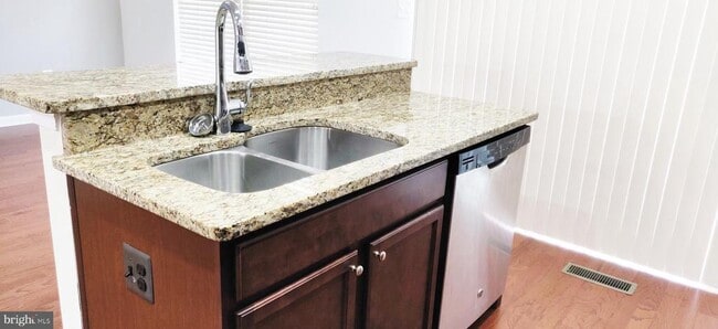 Building Photo - 2706 Coppersmith Pl