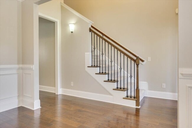Building Photo - 127 Radcliff Dr