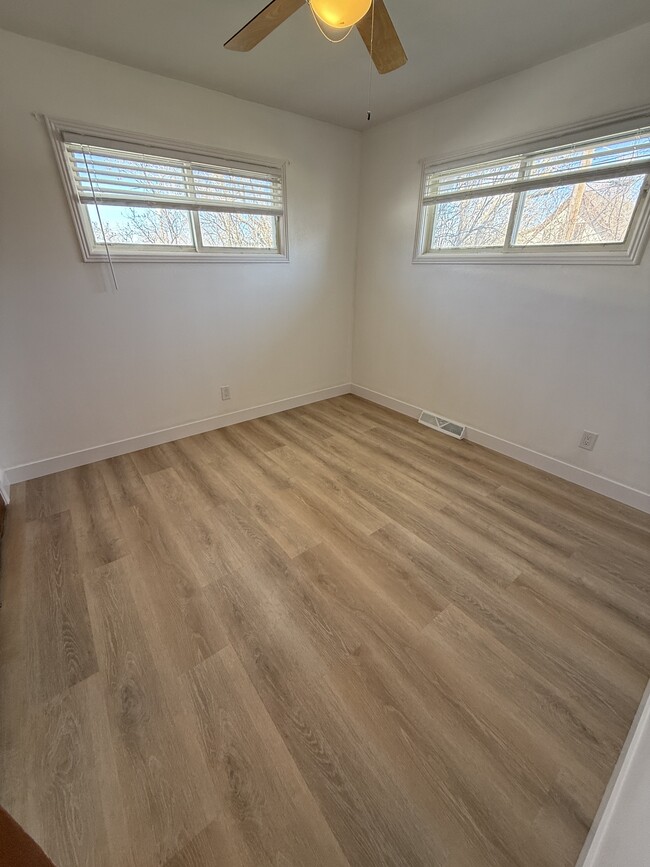 Building Photo - 4713 Diana Dr