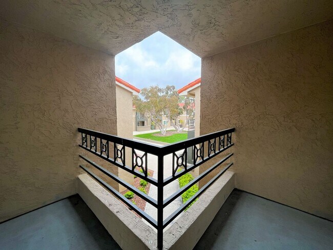 Building Photo - Must See Bright and welcoming one bedroom ...