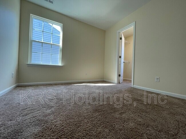 Building Photo - 1611 Independence Blvd