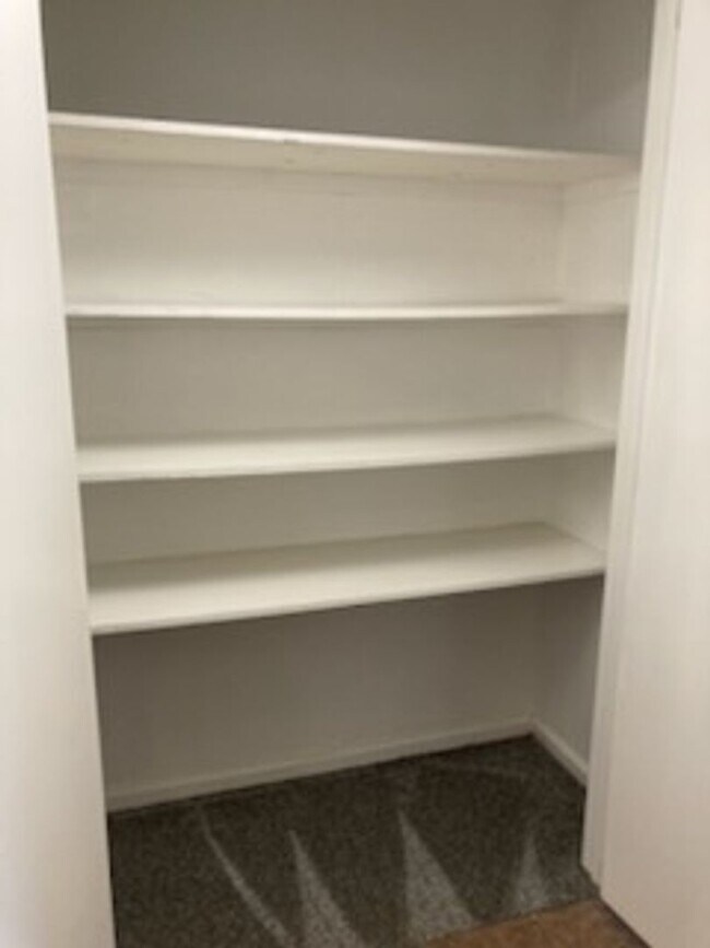 Building Photo - SW 1 bedroom 1 bath apartment for rent