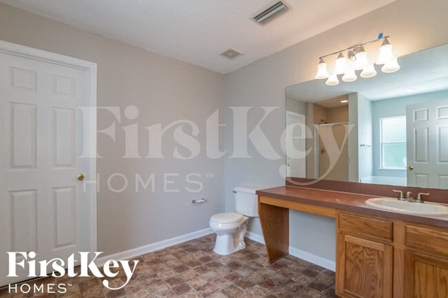 Building Photo - 1043 Sunray Ct