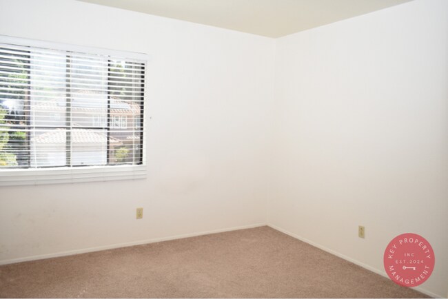 Building Photo - For Rent – Spacious 3 Bedroom, 2.5 Bath Ho...