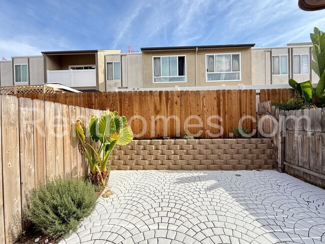 Building Photo - 7679 Stalmer St