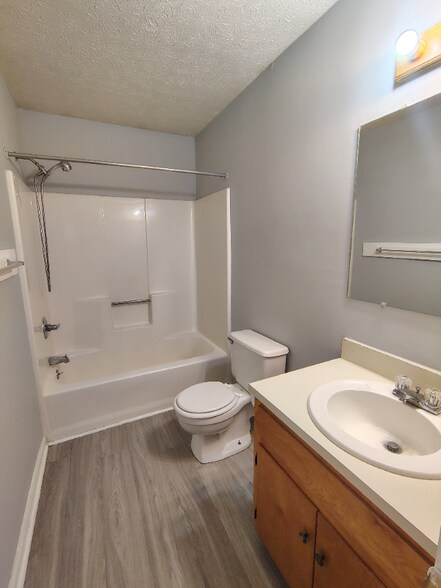 Building Photo - 9 Fonda Dr