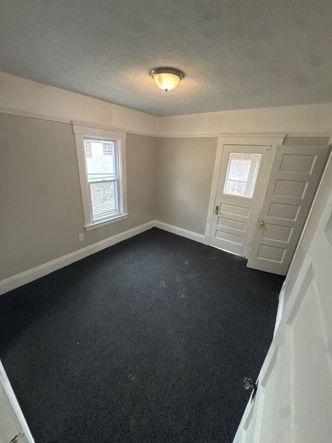 Building Photo - 5 Bedroom Home for Rent in Glenville – Cleveland