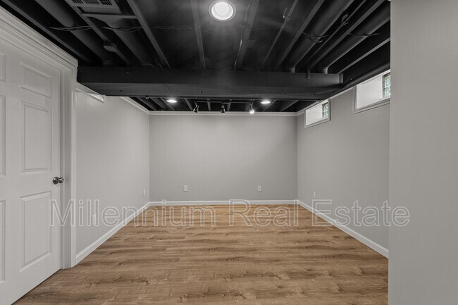 Building Photo - 31671 Nixon St