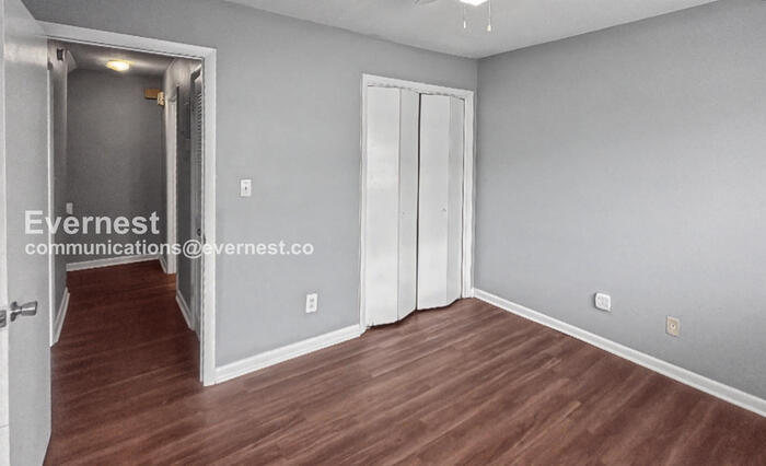 Building Photo - 2225 Golf Rd SW