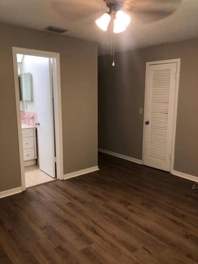 Building Photo - 4223 100th Ave N