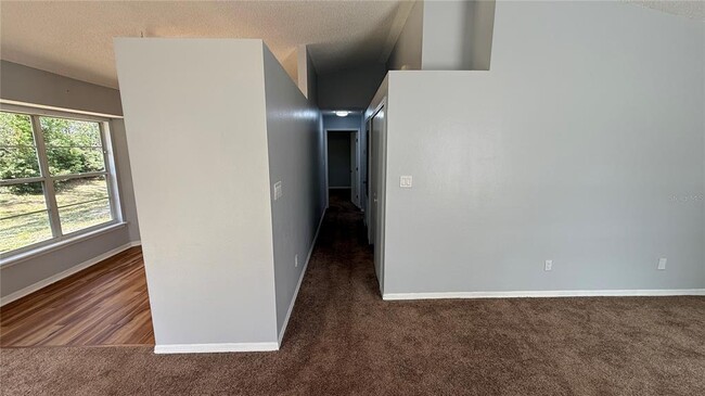 Building Photo - 310 Sunvista Ct