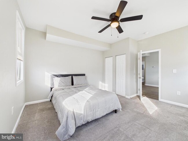 Building Photo - 300 W Chesapeake Ave